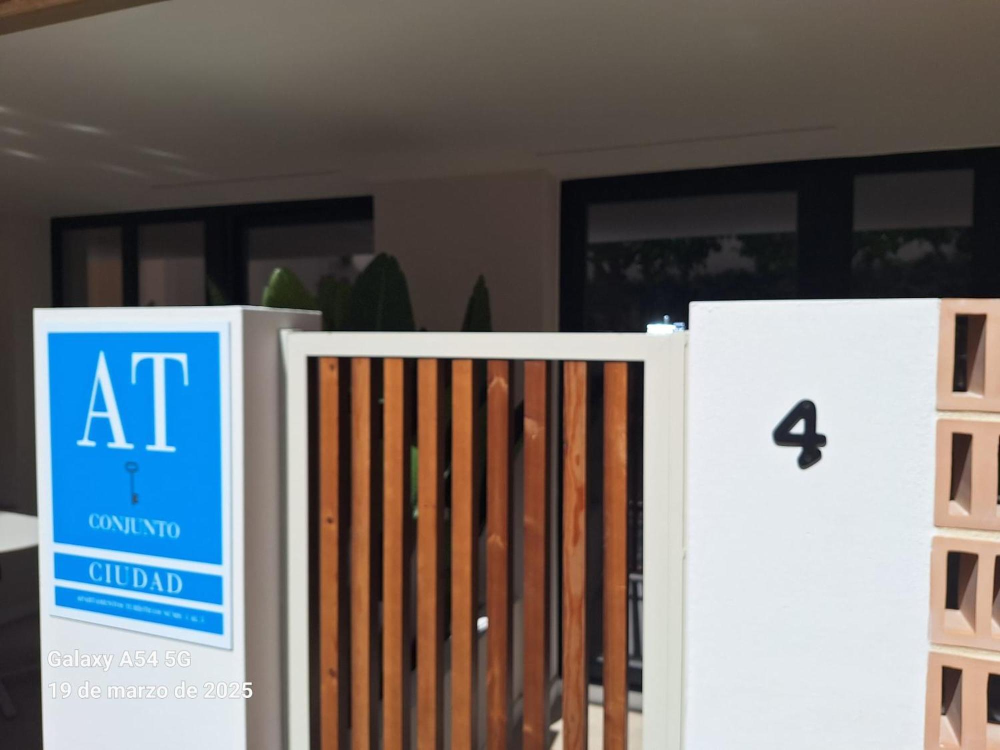 Apartment Santa Vicenta Maria En El Centro Seville